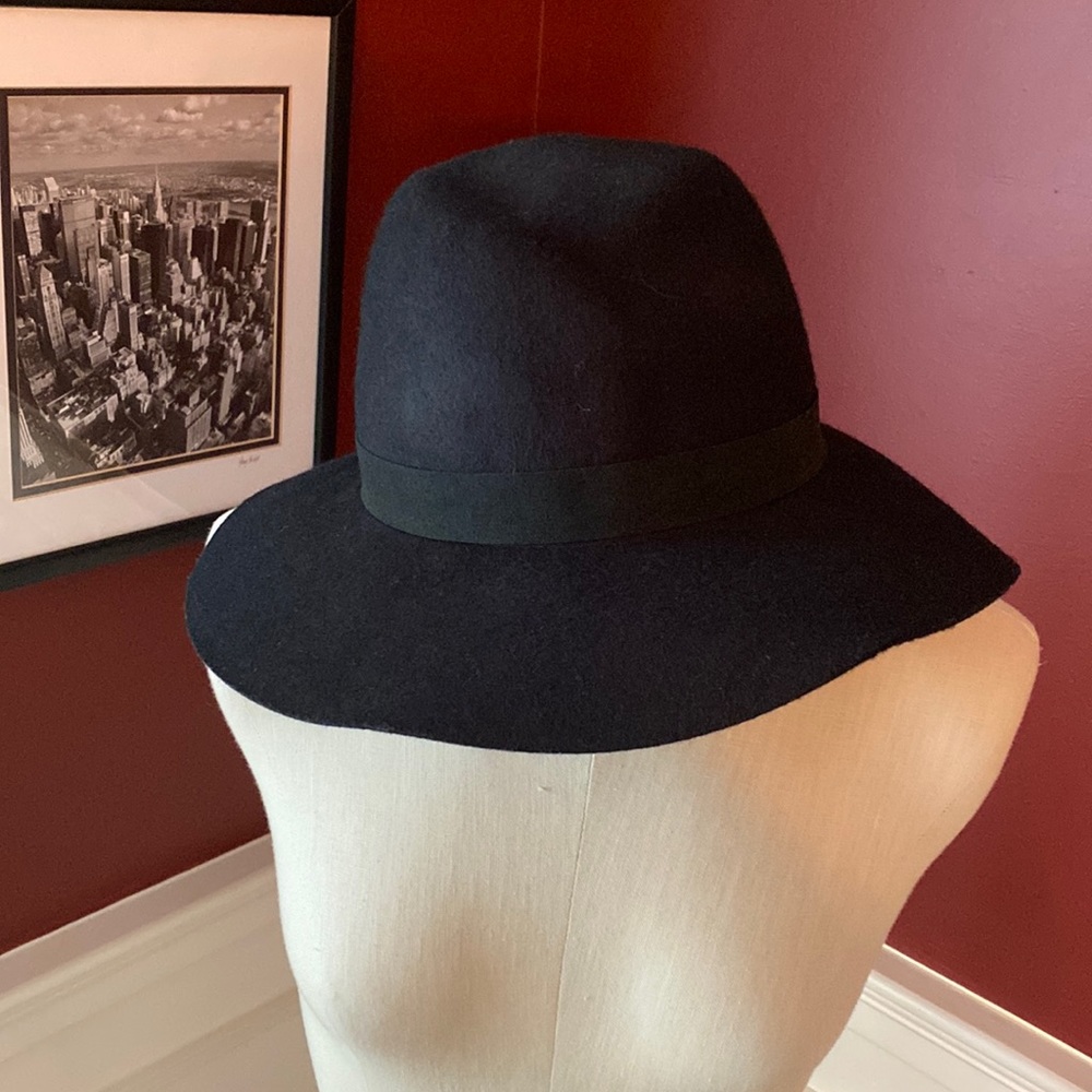 NWOT Black felt hat